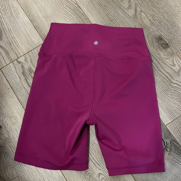 Yogalicious Lux Shorts, size medium - Picture 2 of 2